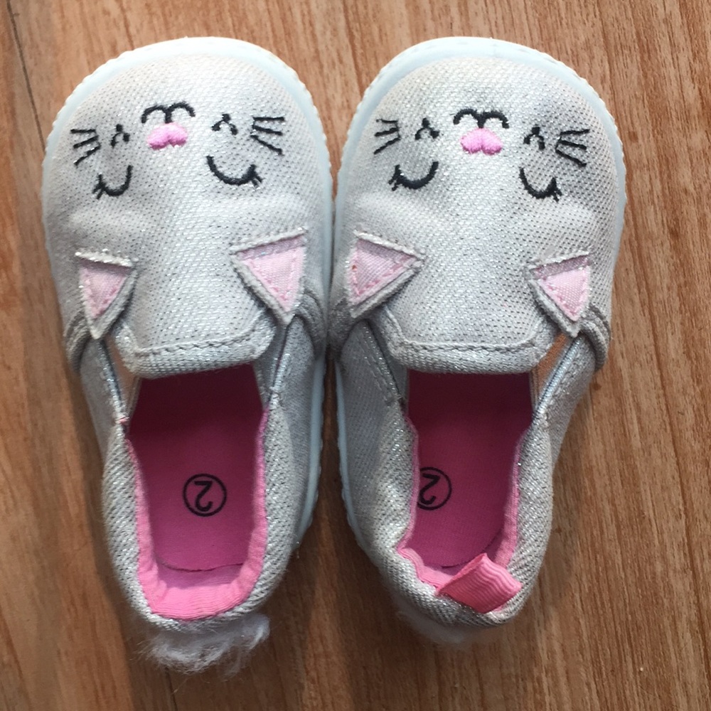 Size 2 baby crib shoes kitty silver sparkly